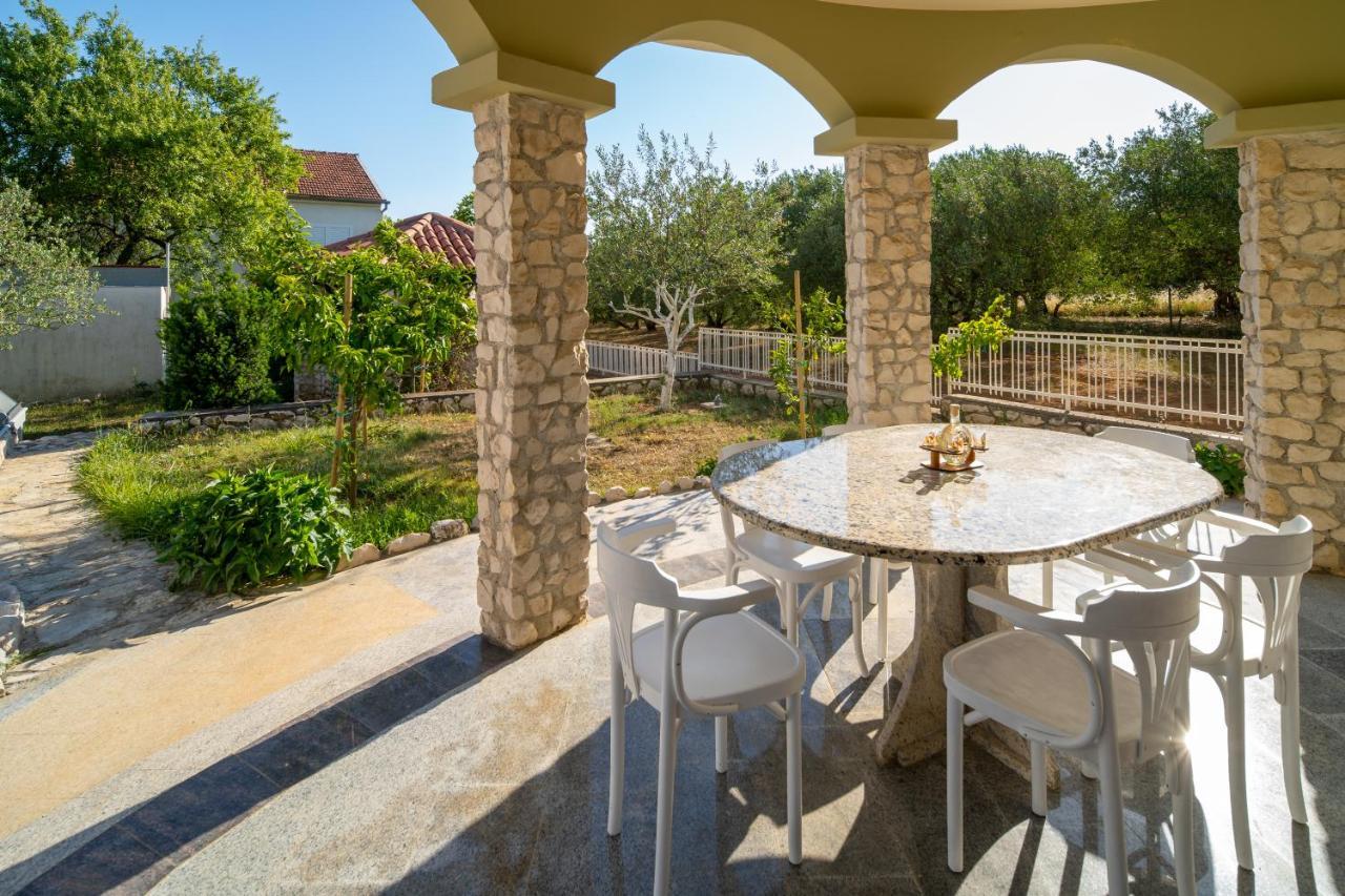 Lusi House Villa Sveti Filip i Jakov Exteriör bild