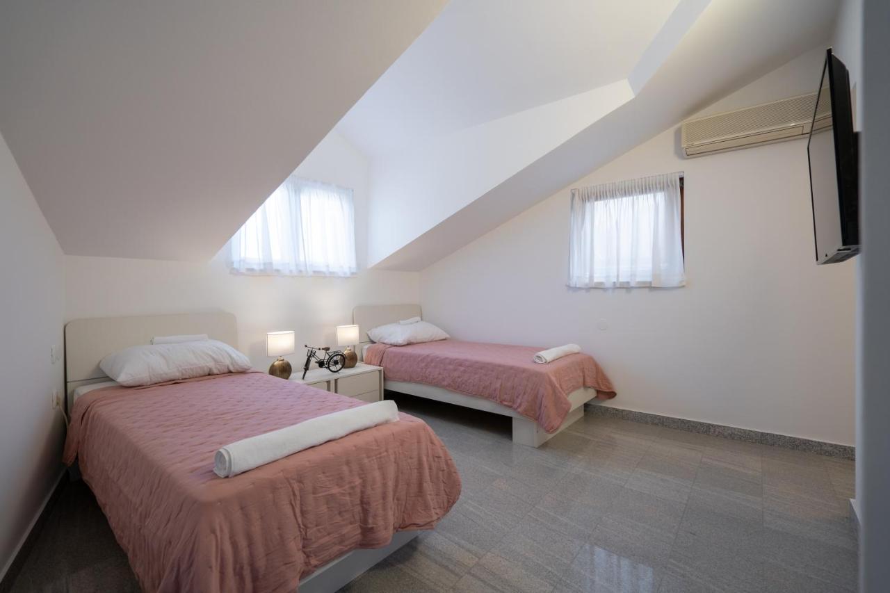 Lusi House Villa Sveti Filip i Jakov Exteriör bild