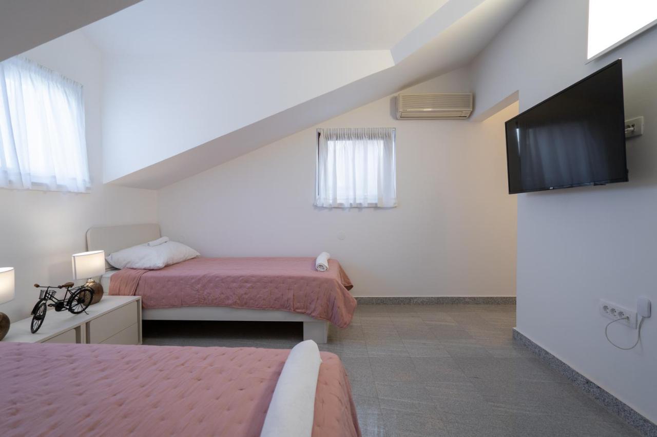 Lusi House Villa Sveti Filip i Jakov Exteriör bild
